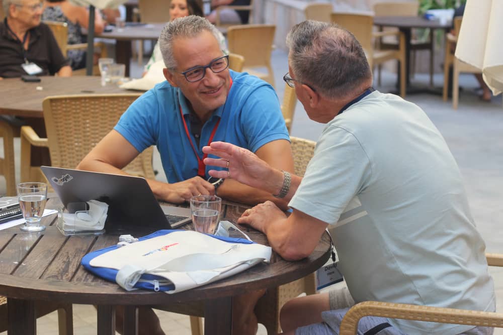 Un nativo por cada participante español